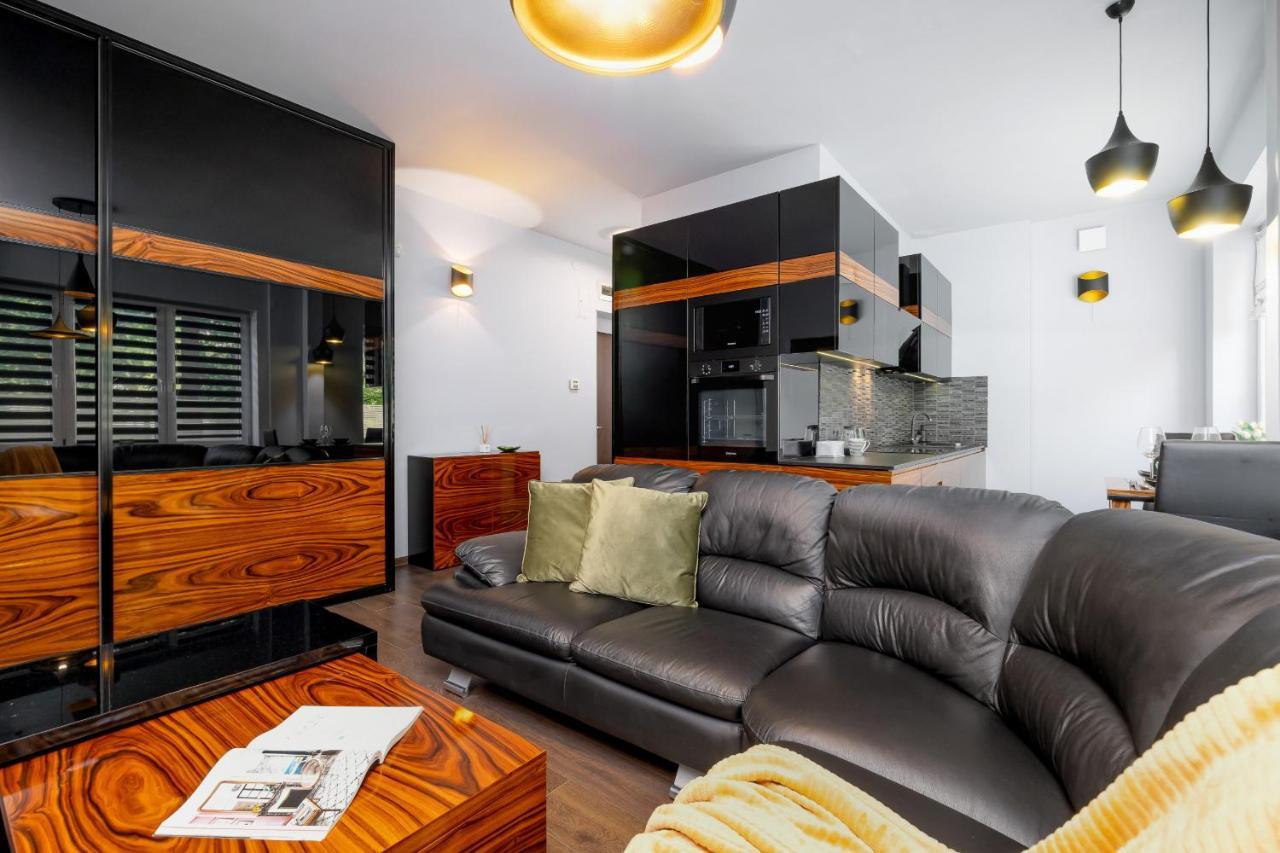 Stylish Korfantego Apartment Next To Spodek By Noclegi Renters Katowice Eksteriør billede