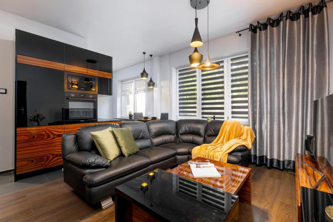Stylish Korfantego Apartment Next To Spodek By Noclegi Renters Katowice Eksteriør billede
