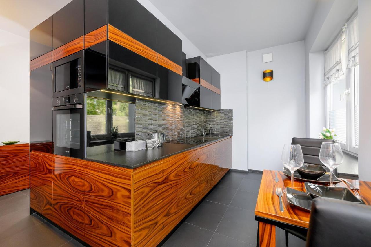 Stylish Korfantego Apartment Next To Spodek By Noclegi Renters Katowice Eksteriør billede
